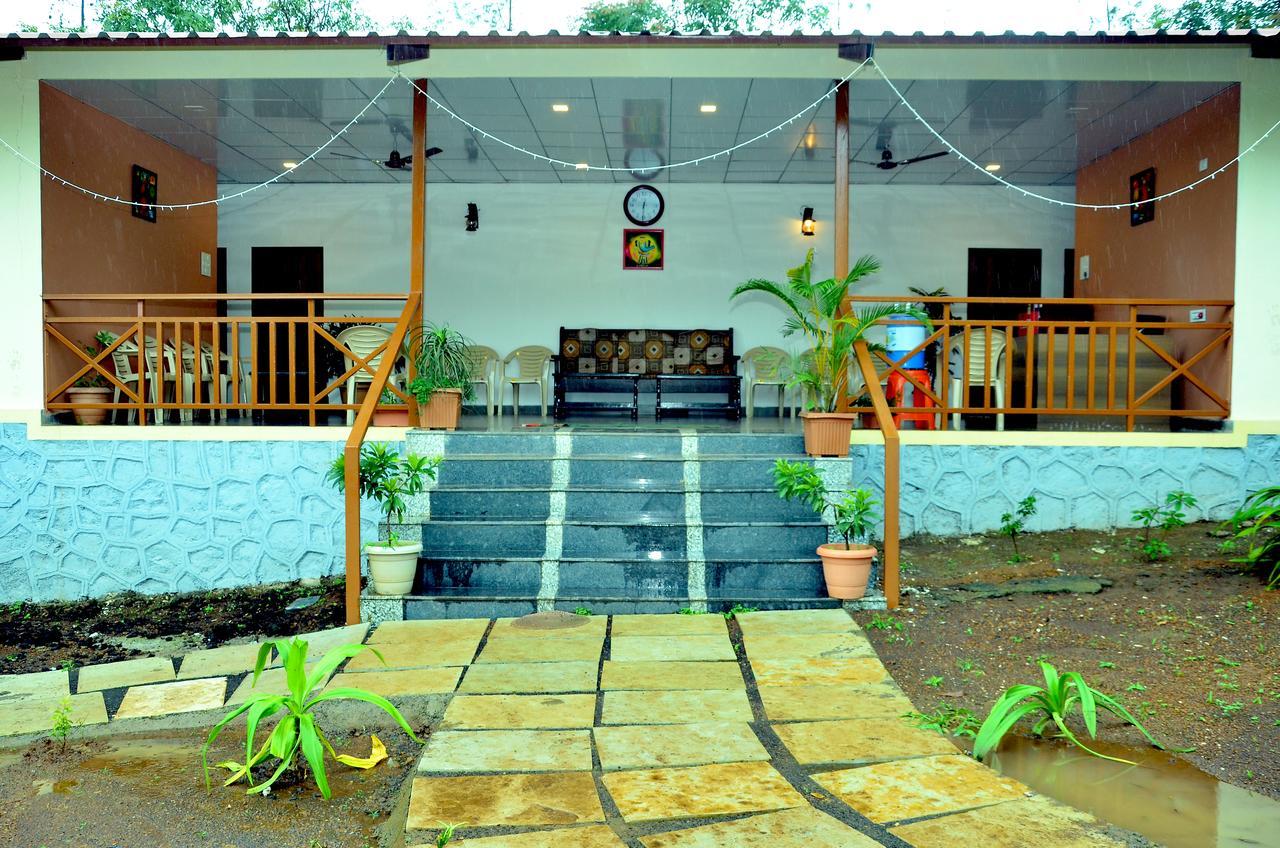 ประกฤติ อะโกร ฟาร์ม Hotel Jawhar ภายนอก รูปภาพ